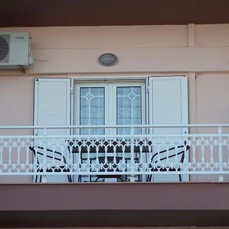 Anestis House * Sarti